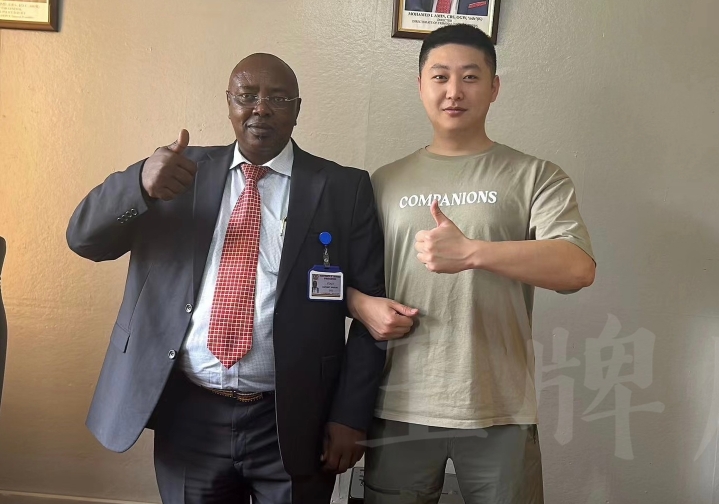 保镖合影.jpg 保镖合影.jpg